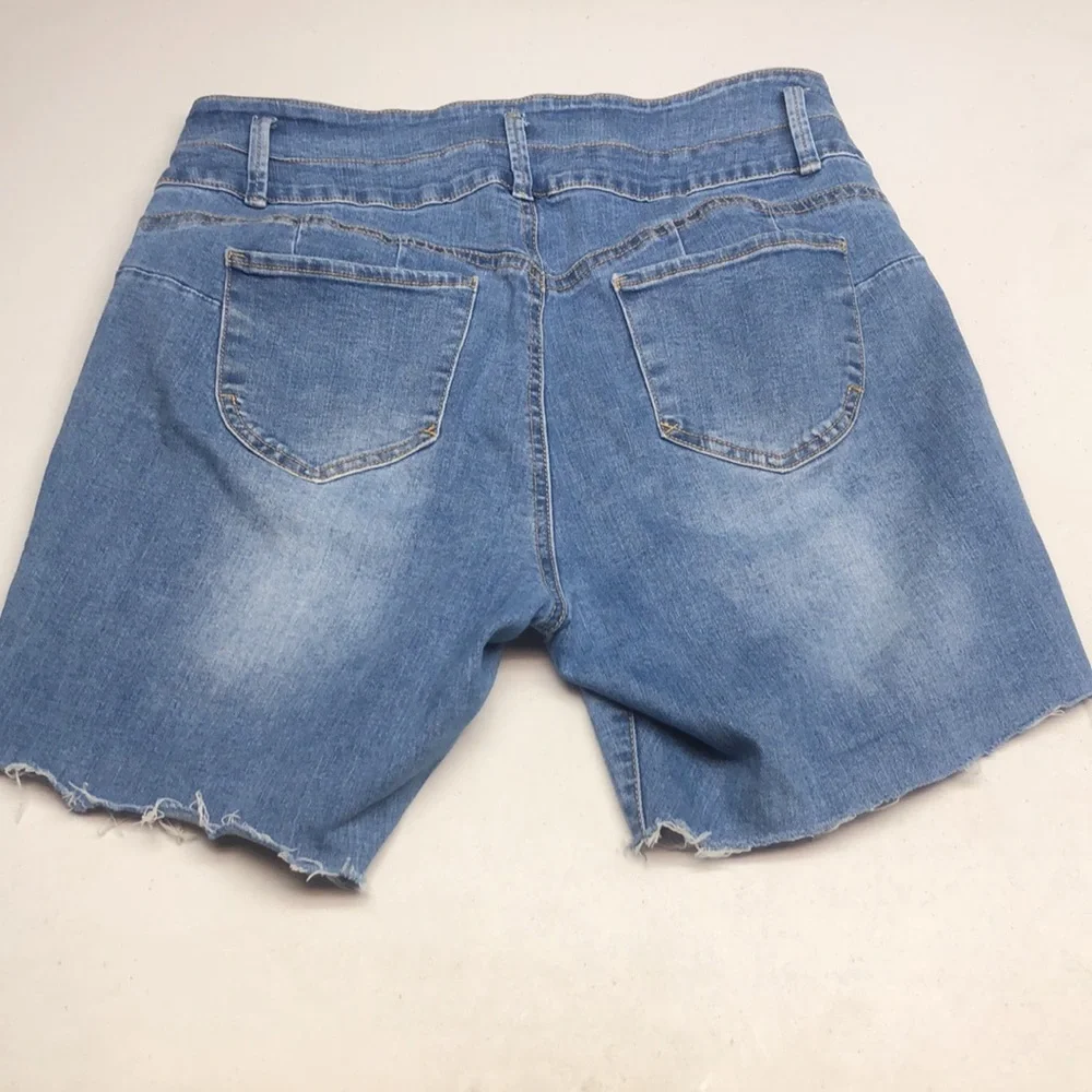 IBIZA DISTRESS JEAN SHORTS 13/32 ⭐ - Picture 3 of 11